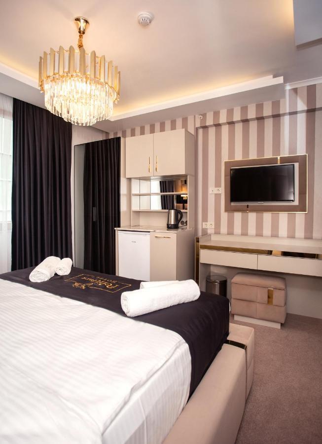 Pelit Park Hotel ทรับซอน ภายนอก รูปภาพ