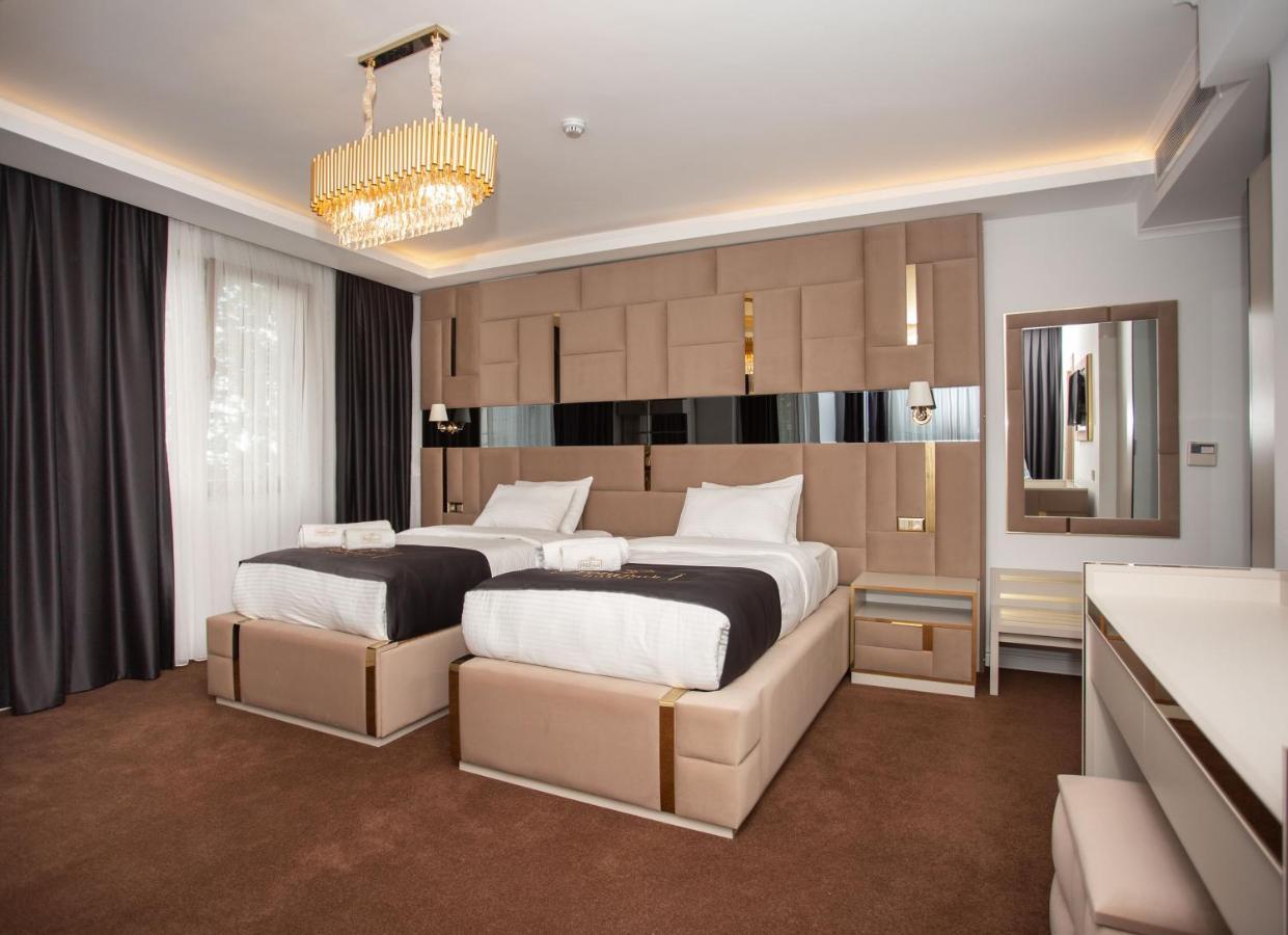 Pelit Park Hotel ทรับซอน ภายนอก รูปภาพ