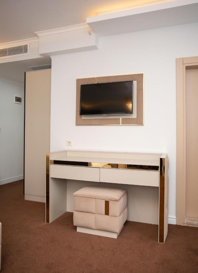 Pelit Park Hotel ทรับซอน ภายนอก รูปภาพ