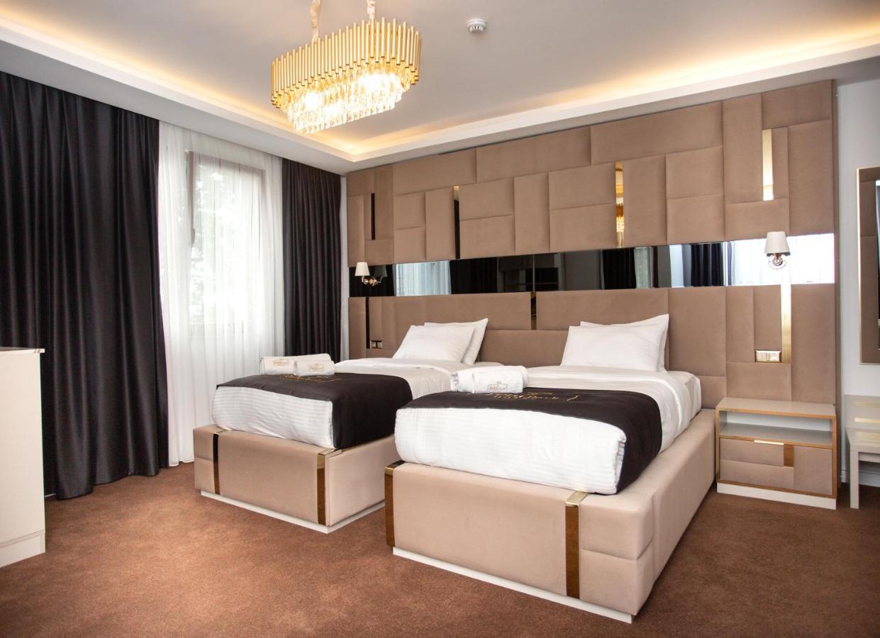 Pelit Park Hotel ทรับซอน ภายนอก รูปภาพ