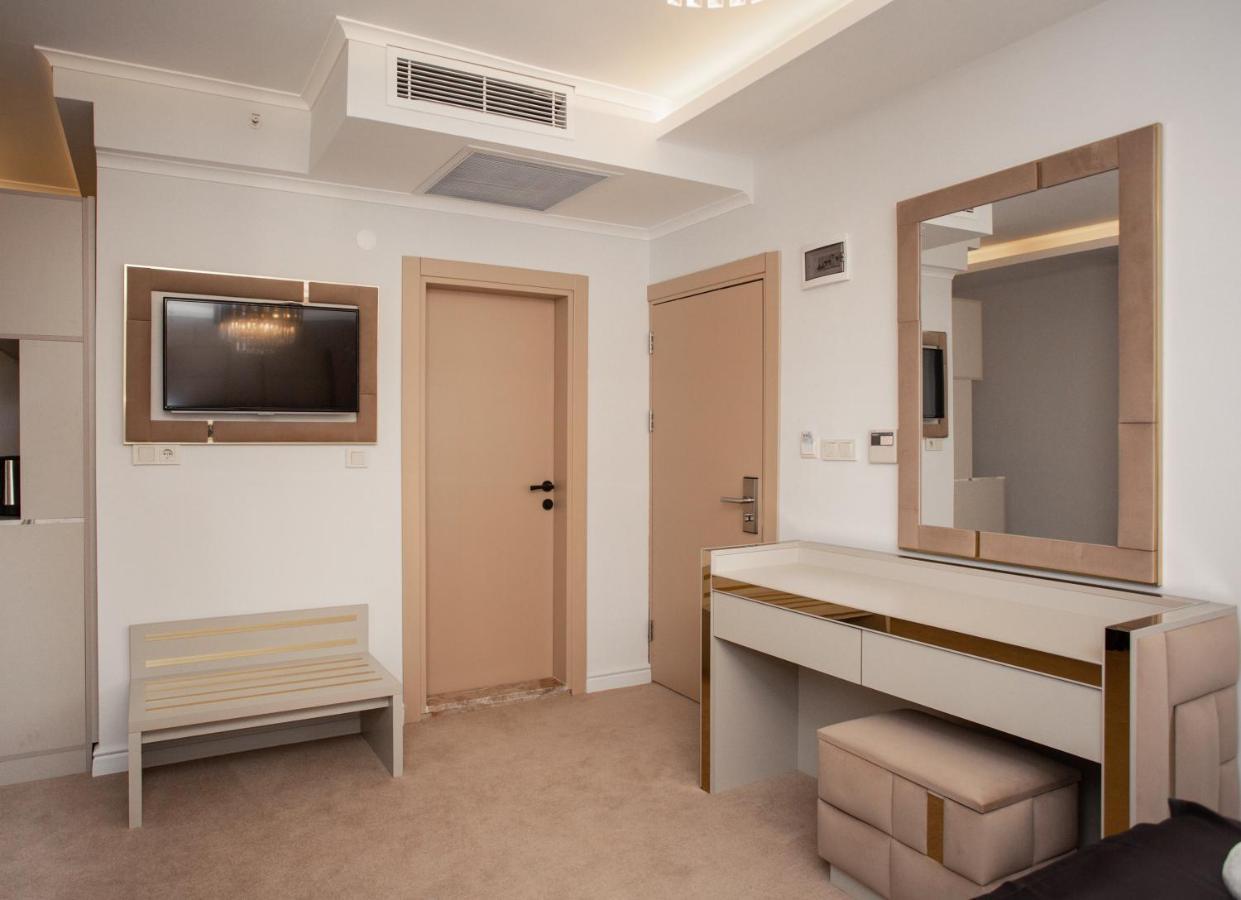 Pelit Park Hotel ทรับซอน ภายนอก รูปภาพ
