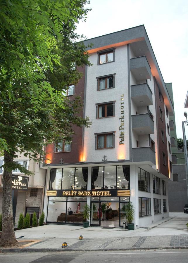 Pelit Park Hotel ทรับซอน ภายนอก รูปภาพ
