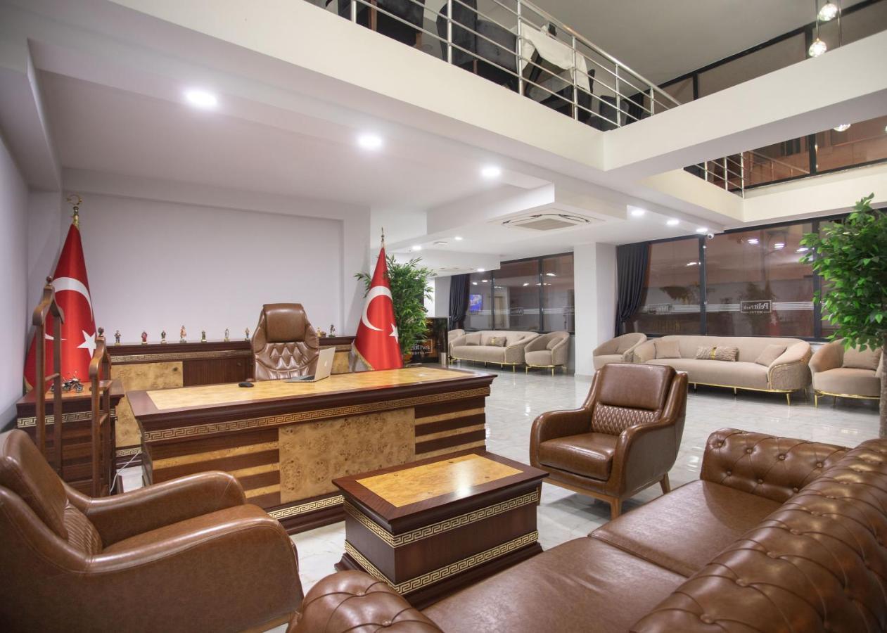 Pelit Park Hotel ทรับซอน ภายนอก รูปภาพ