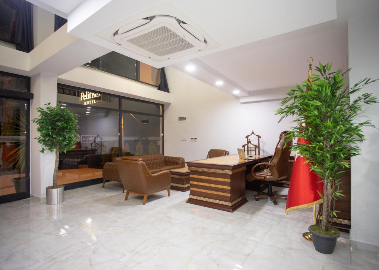 Pelit Park Hotel ทรับซอน ภายนอก รูปภาพ