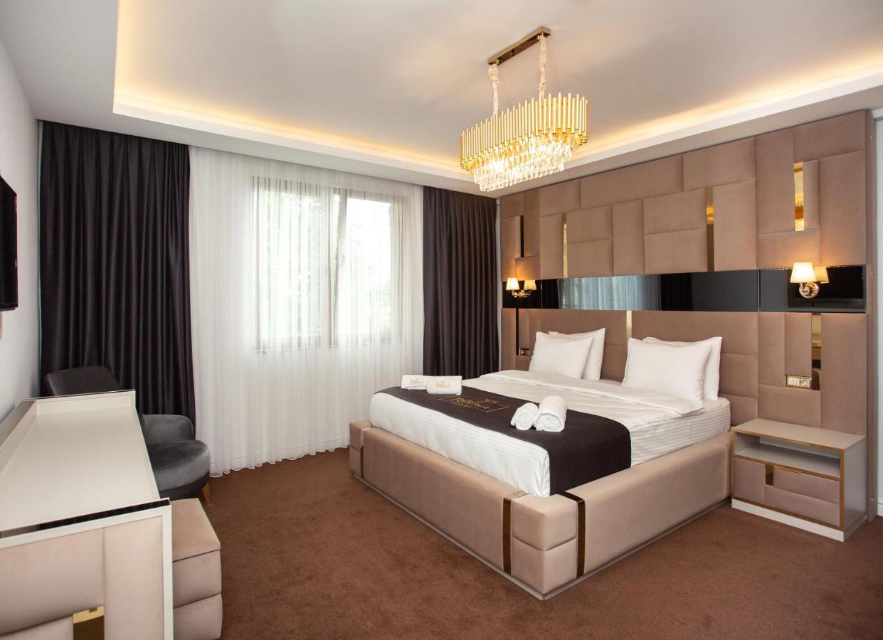 Pelit Park Hotel ทรับซอน ภายนอก รูปภาพ