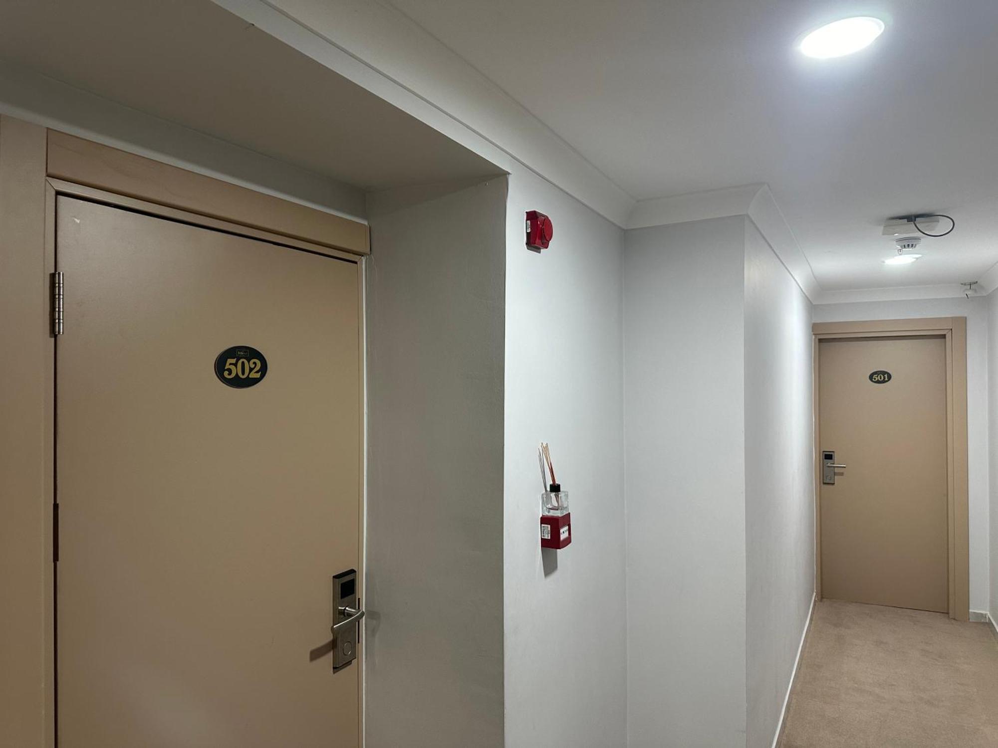 Pelit Park Hotel ทรับซอน ภายนอก รูปภาพ