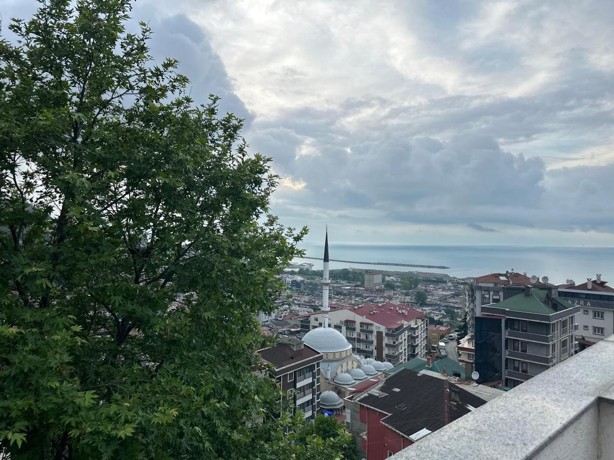 Pelit Park Hotel ทรับซอน ภายนอก รูปภาพ